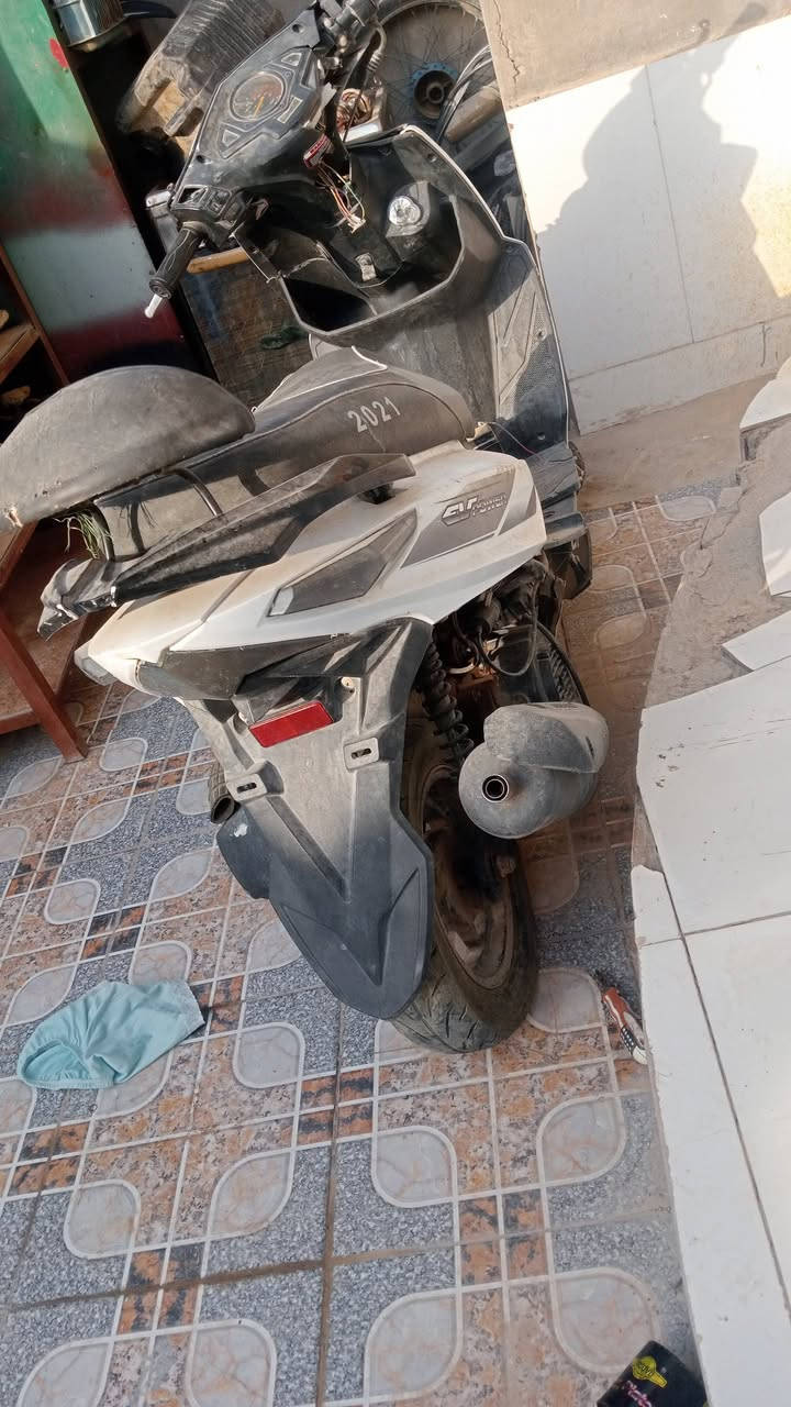 اسلام عليكم دراجه للبيع 2021 ماتشتغل كايمه ١٠٠ كهربايات شغاله مكاني كرنه الشرش 
***********
