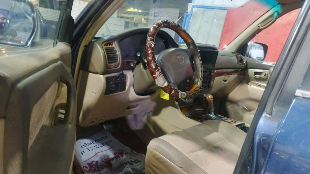 السلام عليكم
لاندكروز موديل 2007 بدون قص 
///ادوات ادوات ادوات//
سياره جاهزه ما بها اي نقص 
محرك سته سلندر 6
تبريد حداديه جاهزه السياره 
سياره حلوه كهربائيات شغاله 
////السعر 75 بيها مجال 
العنوان بغداد رقم الهاتف 
***********
