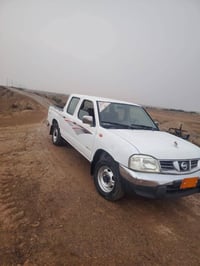 نيسان للبيع نظيفه وحلوه موديل 2014 07829449541