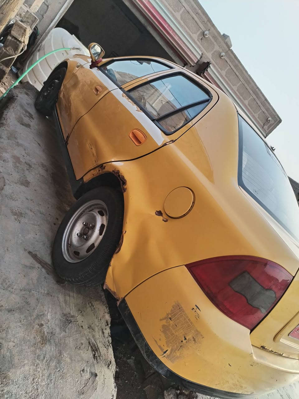 سلام عليكم سياره للبيع جيلي 2010رقم واسط احمر تحويل ثاني يوم مكينه تكص كير مكفول دواخل نضيفه سدر تعبان  والكشر شوف العين مكاني كوت ***********
