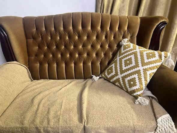 السلام عليكم 
تخم مستعمل عدد ٩ أشخاص 

بوفيه 

للاتصال ***********
