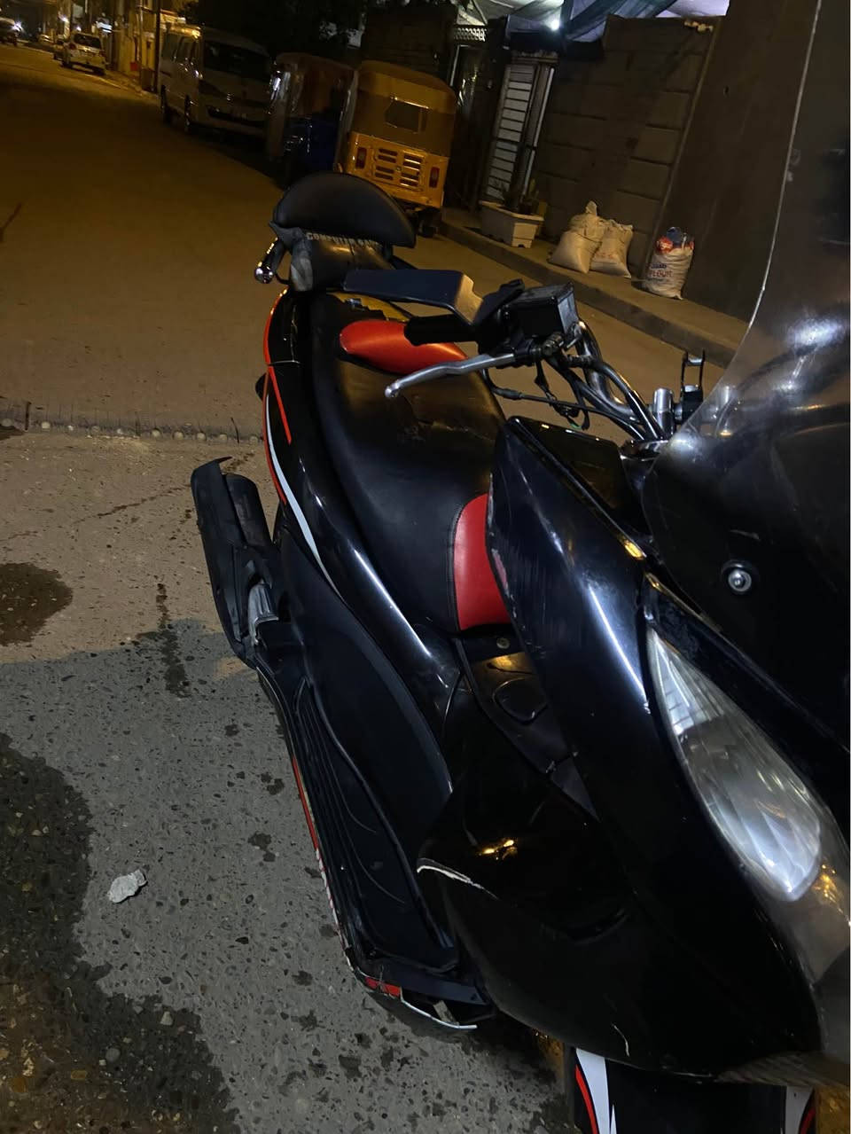 دراجه جديده حلوه كلشي مابيها اي نقص مابيها جيب فيتر وتعال افحص دراجه خير من الله شلعه معدل مكاني حي اور
الرقم : *********** بغداد, العراق
