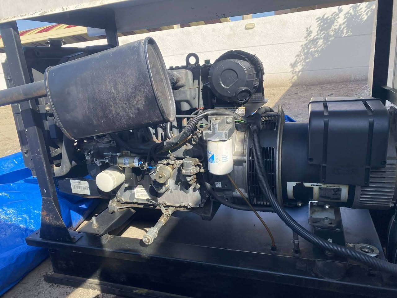 سلام عليكم مولد البيع الستر بتر انكليزي راس التوليد 19كيفي مشتغل ساعات ال تصال علئ هاذة رقم *********** غير متواجد علئ الفيس والسعر خاص
