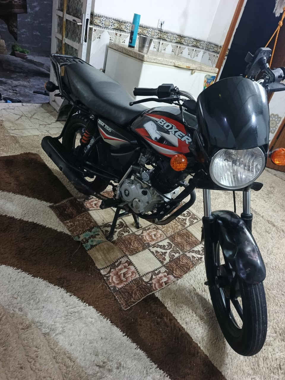 بوكسر موديل 2023 اوراق سكنر دراجه مجفتره جديد نكره سلف كلها شغاله سعر 800 وبيها مجال
***********
