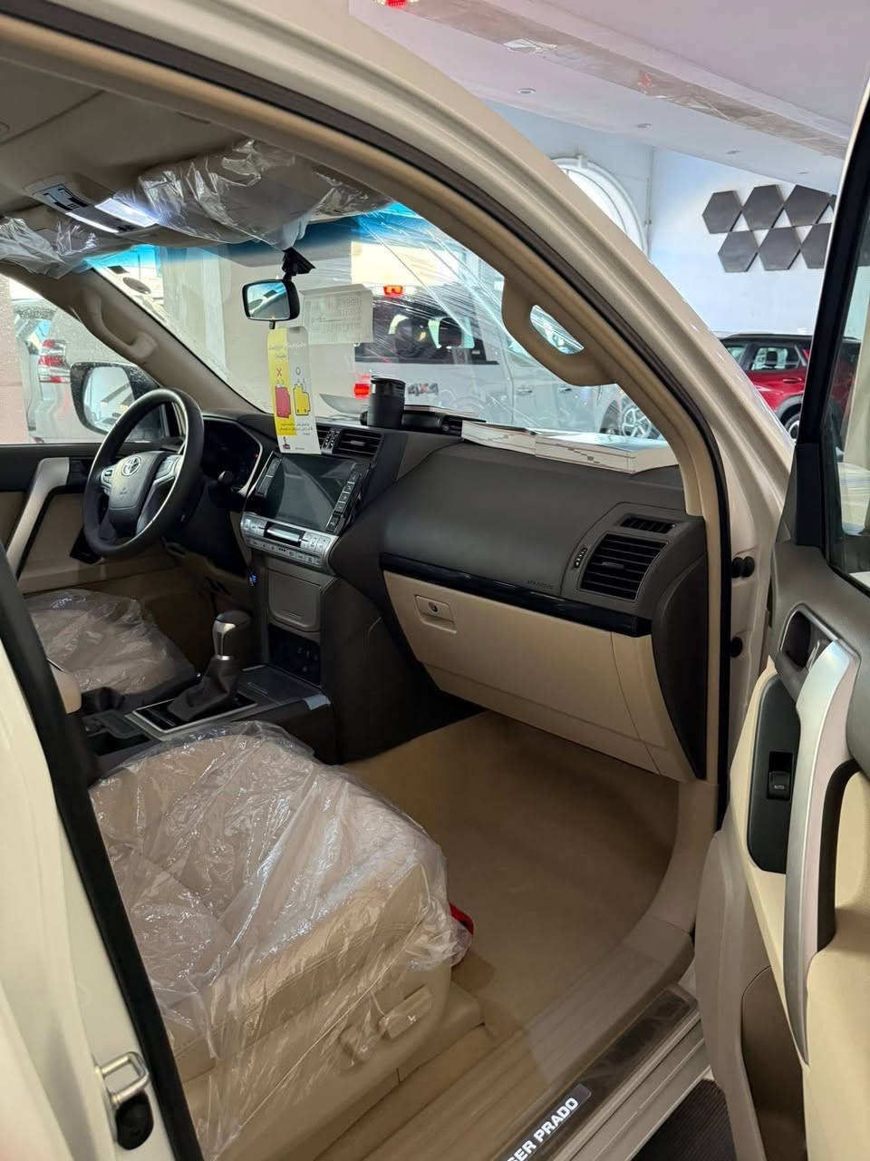 سلام عليكم اخواني للبيع  موديل 2023 سيارة بوضع الزيرو بشرط ماشيه 27  مامشي موصفات TXS  بعدهه بالضمان ساز سيارة مكفول كفال عامة مكان سيارة بغداد ب 62 الكراده سعرهه 490 ورقه رقم تلفون 
***********  الرقم لسياره بغداد وب اسمي
