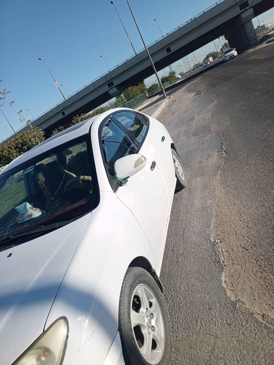 لنتره 2011 دكشن عالي بيها باردات بصيطه  وبيها حالوب كير مكينه تبريد مكفولات تريد وكاله تريد تحويل المكان نجف السعر 105 وبيها مجال ***********
