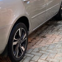 عندي هذا الويل كب 17 والتايرات نضيفات مراوس مع ويل كب ١٦ عنواني بغداد ...