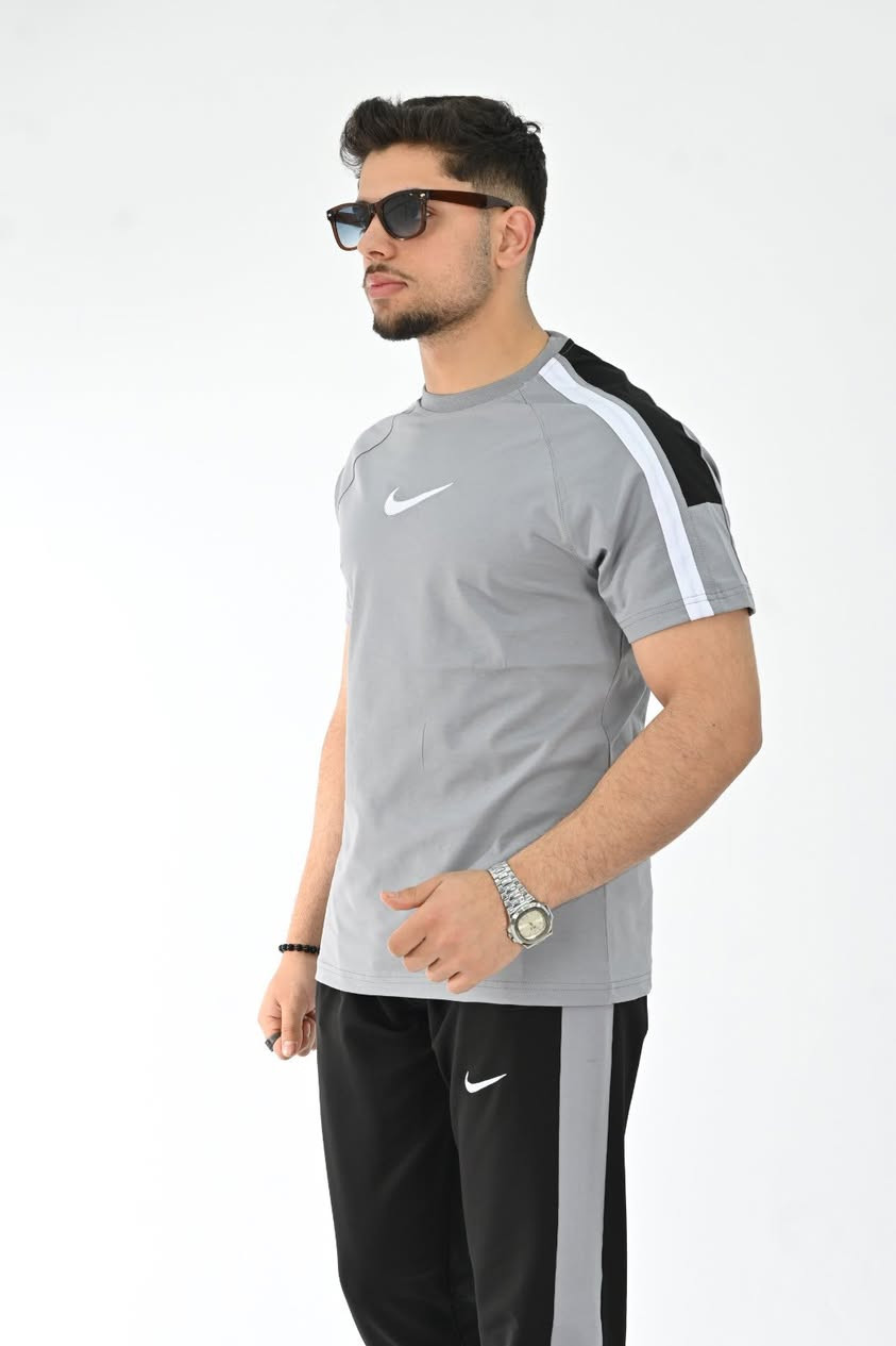 تراك قطن ماركه (نايك)كلش حلو ومرتب ب لبس ✈️🤍

سنتر سبورت 

قياسات المتوفره (S/M/L/XL/XXL)👍

العنوان / ديالى خانقين مجمع حجي قاسم مقابل حبيب مول 

متوفر خدمة توصيل الى كافة انحاء العراق 
(***********)
او ارسال رساله على صفحة 
Nawnishan / xanaqin - mujama- haje- qasem

Gayandn bardasta bo hamw iraqw kurdistan 
📥Direct , ***********#العراق 
#
