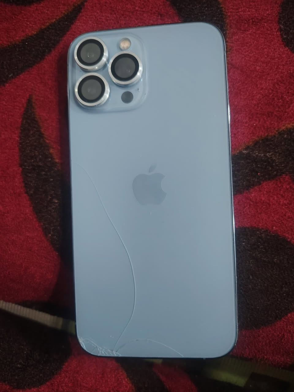 جهاز آيفون ١٣ بروماكس  للبيع بيه ضربه بل ضهر بسيطه السعر ٧٠٠ أو بيه مجال شويه لي يشتريه يتصل عل هاذه الرقم ***********أو. مراسله خاص
