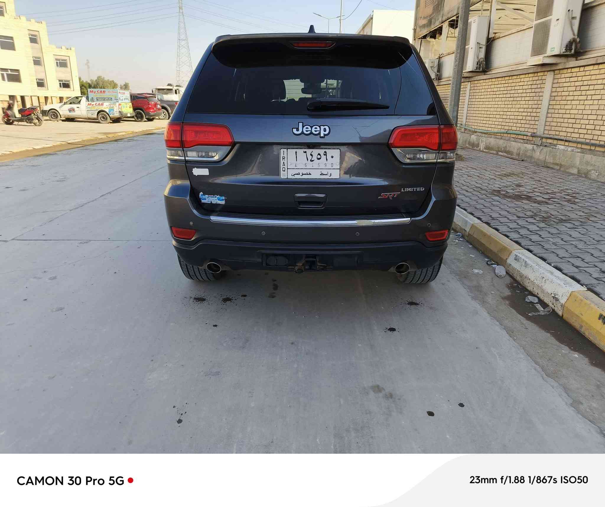 السلام عليكم 
جيب كراند شيروكي امريكي
فئة ليمتد 
موديل 2017
محرك هيمي 5700
حادثهه بنيد فقط مبدل و الجاملغ نضرب بلعراق و نصبغ
موجود تقرير الحادث ملف pdf عل رقم الواتس اب 
السعر 188 ورقه و بيهه مجال 
*********** دهل اوران, واسط
