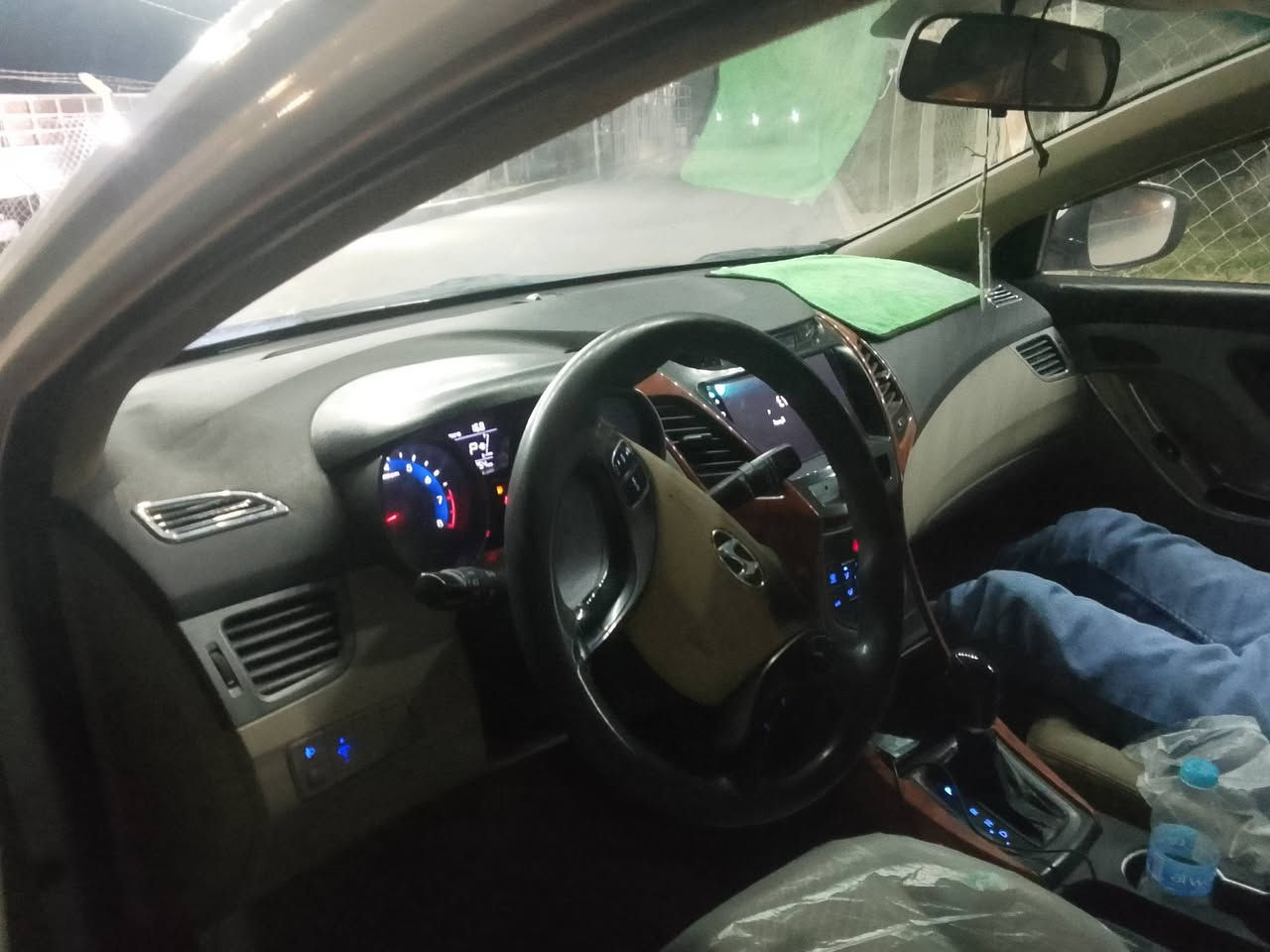 السلام عليكم ورحمه الله وبركاته شباب النترا موديل 2015 فول واحد على واحد
بيه  صبغ قطعتين GLS خليجي  فتحه بالسقف  بصمه أشاير بالمري  شاشه تحكم ستيرن غرفه بالنايلون حداديه جديده قبل اسبوع سويتها   محرك السياره  1800 خير من الله ويل كروم رقم السياره نجف بسم خالي سنويه لل 2029 السعر 127 وبيها مجال *********** للاستفسار متواجد على الوتساب
