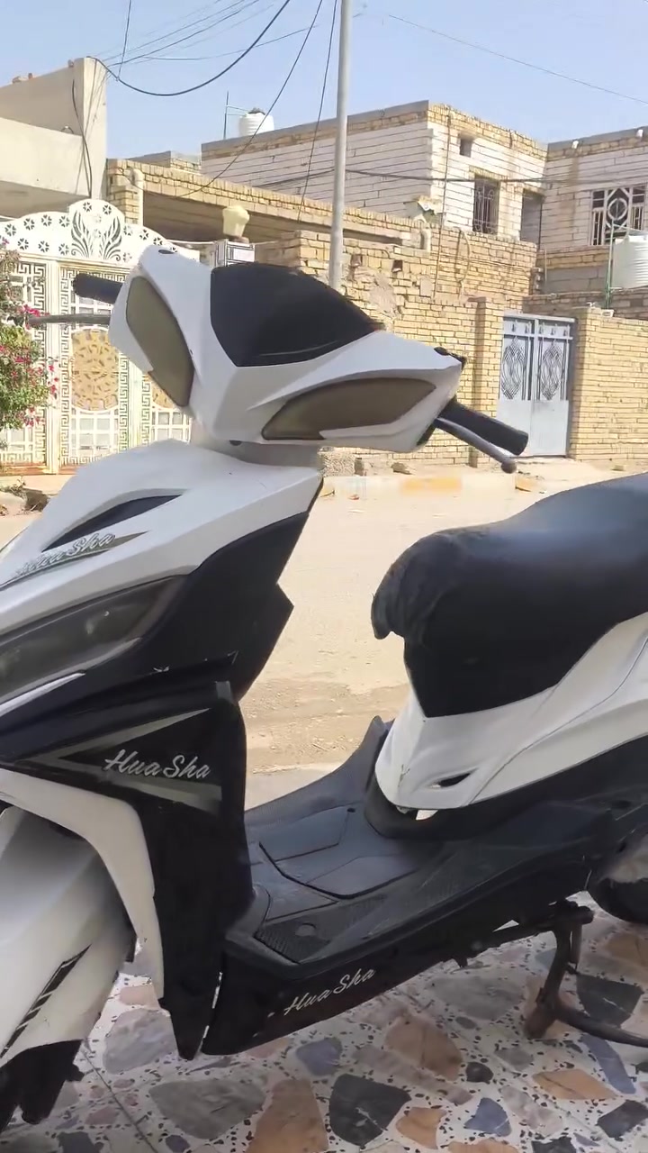 سلام عليكم ورحمة
دراجه جامبو F16 شغاله هندر سلف لايت دراجه حلوه شلعه ومعدله زين  هاذ صوت كلجات باتري جديد تواير نضاف
سعره 250  رقمي ***********
