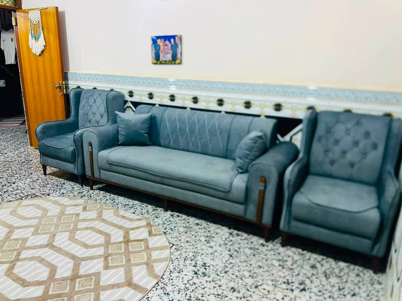 شغلنة  ل ست نور زبونتي الراقيه  الف عافية🤍🤍🤍🤍🤍🤍🤍🤍🤍🤍🤍🤍🤍🤍
ضمان ومتانه٥سنوات فعلي  (خشب إسفنج قماش )
((مجمع بيت الخاتون للمفروشات والأجهزة المنزلية ))
واتساب للاستفسار ***********
نتعامل بالقسط والنقد 
يوجد توصيل لكل أنحاء الصويرة
