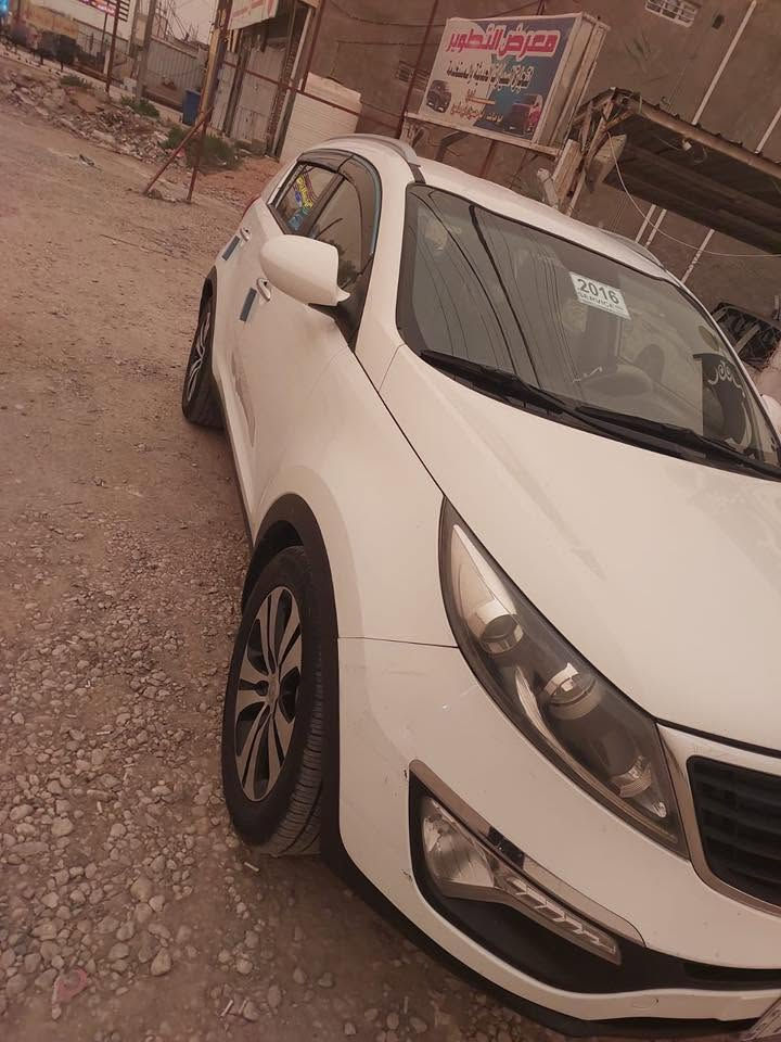السلام عليكم
للبيع كيا سبورتج 2016 خليجي مكفولة 
محرك 2400 دفع رباعي 
رقم بغداد سنوية ورقم جديد تحويل مباشر 
السيارة حلوة وجاهزة مال بيت مامتعوبة 
ماشية 188 
كير محرك تبريد كلة جديد 
تخم تاير باتري جديد 
مواصفات حلوة ومعروفة تحكمات حساسات خلفية كامرة 

#السعر 155 وبية مجال للشراي 
#للاستفسار_الاتصال ***********
#العنوان بابل/الاسكندرية
