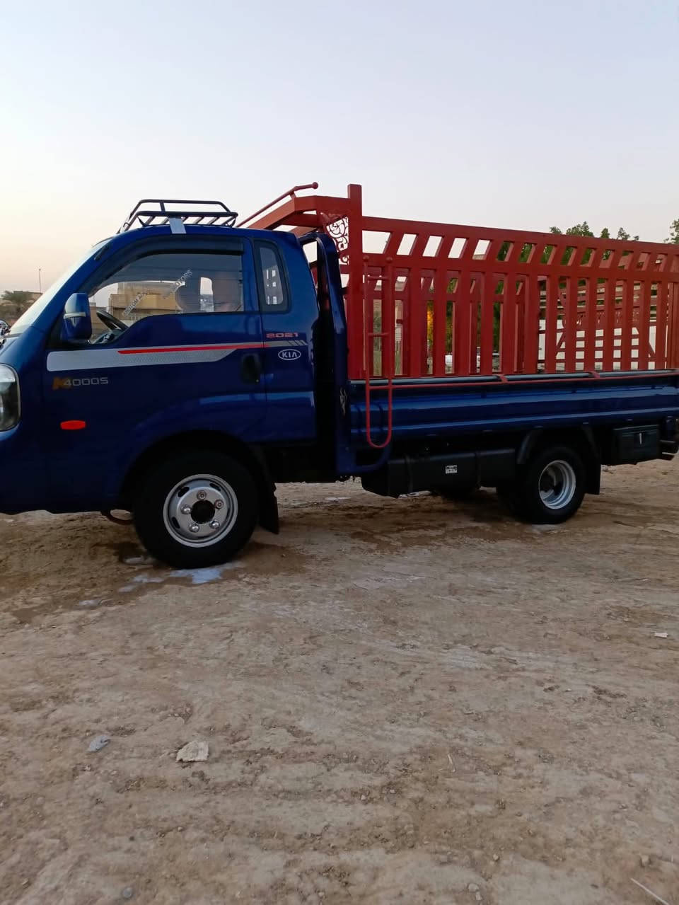 كيه بنكو فحل مسكر 2012 سياره مكفوله من الضربه مكينه كير شاصي شرط الفحص سنويه 28  مكان السياره البصره حي الصدقاء السعر 115 
***********
