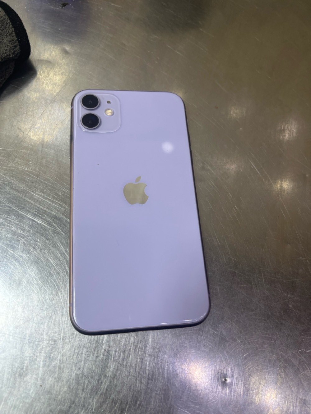 ايفون 11عادي ذاكره128نضافه100‎%‎100مكفول  فقط بطاريه مرفعه94