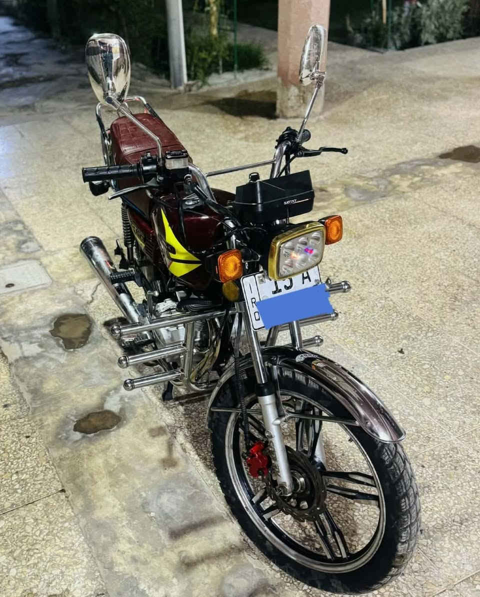 #للبيــع
ايراني موديل 22 مسجل كامل سنويه ولوحات اجنبي تحويل مباشر كامل مابي اي نقص...


**إذا كنت صاحب هذا الإعلان وتريد حذفه لأي سبب، رجاءا أرسل رسالة إلى الدعم الفني**