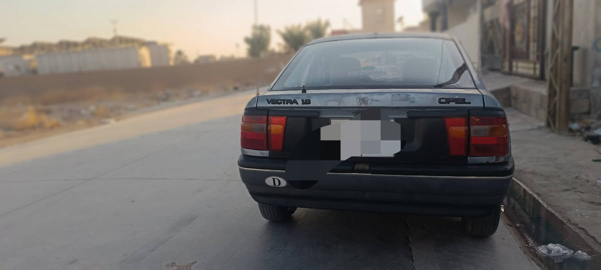 اوبل فکترا مودیل 1991 مکینە  18 دفتر بنزینی هەیە و مکینەی کەمێ سەرف ئەکات رەقم هەولێرە هەزەو بەرادی تازەیە سعری 27 و کەمێ مجال *********** کورک *********** اسیا  
تێبینی ....سەنەوی بەسەر جوە
