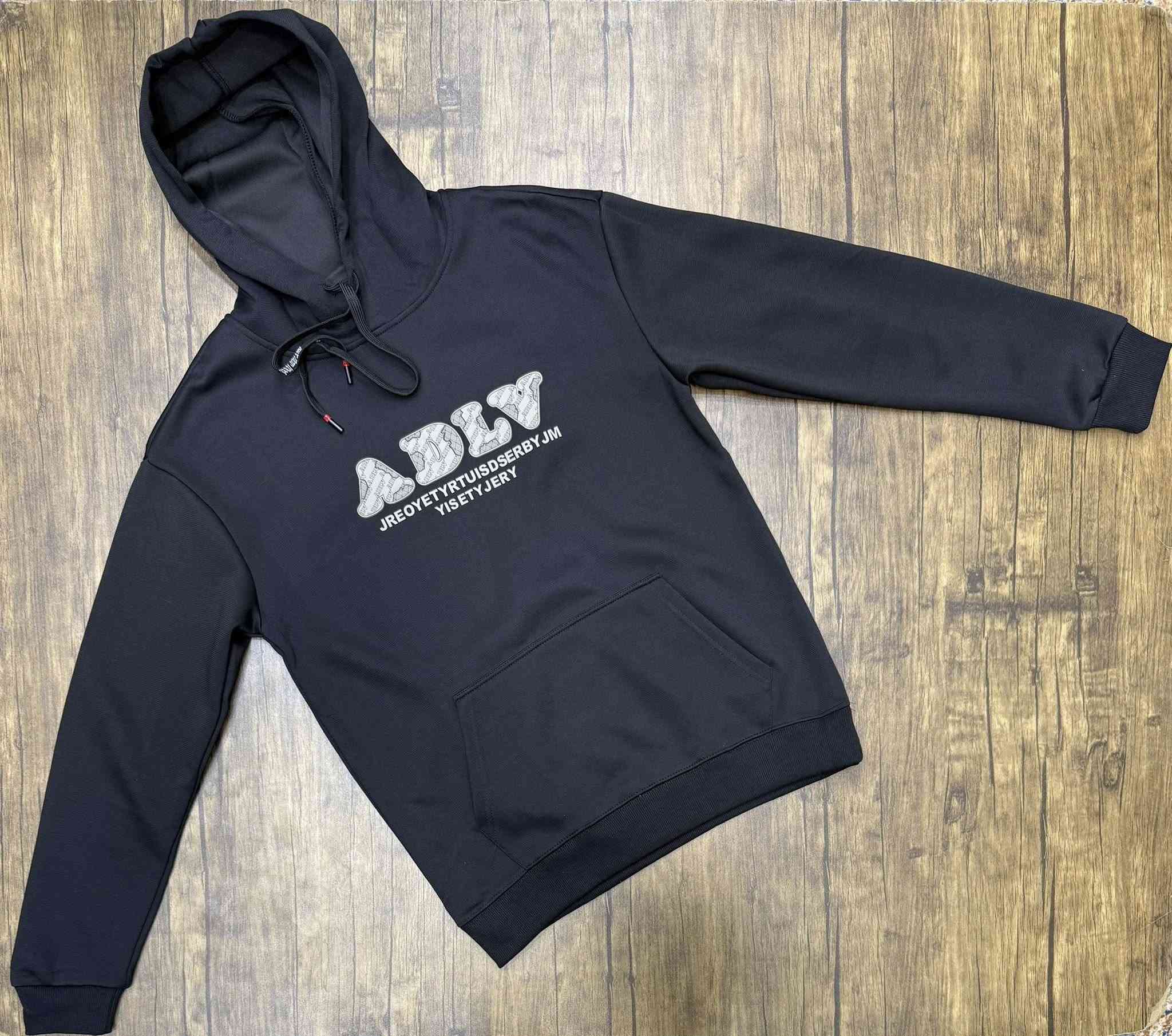 يارب ….🙏  جديييد 🆕

هودي شتوي ( كلاو ) قالب نص هاڤ خامه قطن  💯

موديل شبابي فووول طبع حراري مضمون 🔥

☎️📱/ ***********
