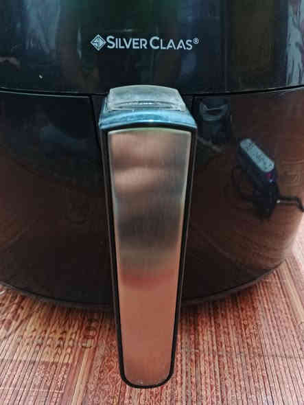 للبيع 
غلايه هوائيه للاكلات العامه السريعه 
علمن غير داخله اي تصليح 
شرط اخت الجديده
لتواصل عبر الاتصال او واتساب 
‏‪***********‬‏
السعر 70وبيه مجال بسيط
شركه المانيا
