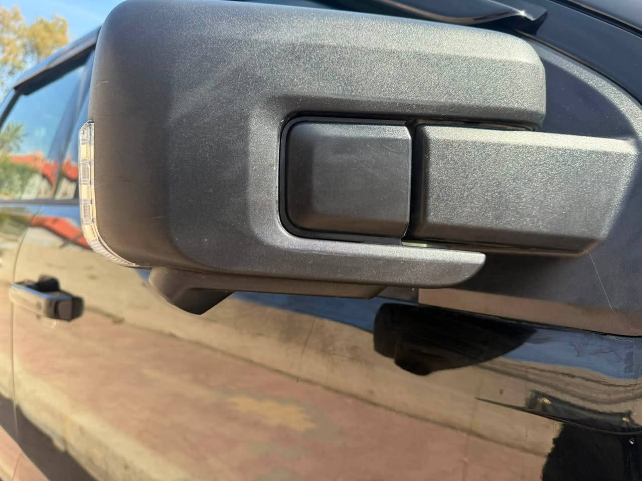بسم الله ماشاء الله
Ford f150 hybrid 2024 
بدون صبغ فقط دعاميه
الممشى 11 الف ميل 
خمس كامرات 
رادارات 
جلد  
تشغيل عن بعد 
صور الحادث مرفقه 
الراغب بالشراء الاتصال رجاءا او المراسله 

‭***********‬
