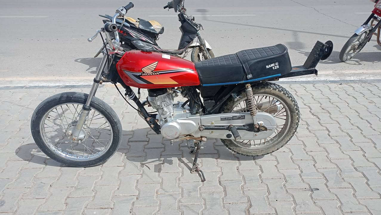 سلام عليكم دراجه رشه صلي البيع مديل 21مكفوله المكينه وشاصي مكاني كوت الكريميه *********** هاذه رقم الهاتف
