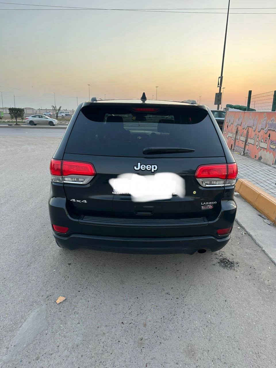 سياره جيب كراند شيروكي 
السياره فئة لاريدو
موديل 2016
وراد امريكي بارد فقط لا صبغ ولا حادث
مكينه 3.6
6v
سنويه باسمي رقم سليمانية تحويل مباشر
رقمي *********** للاتصال على رقم فعال واتساب وخط السعر عند التواصل فقط واتساب
