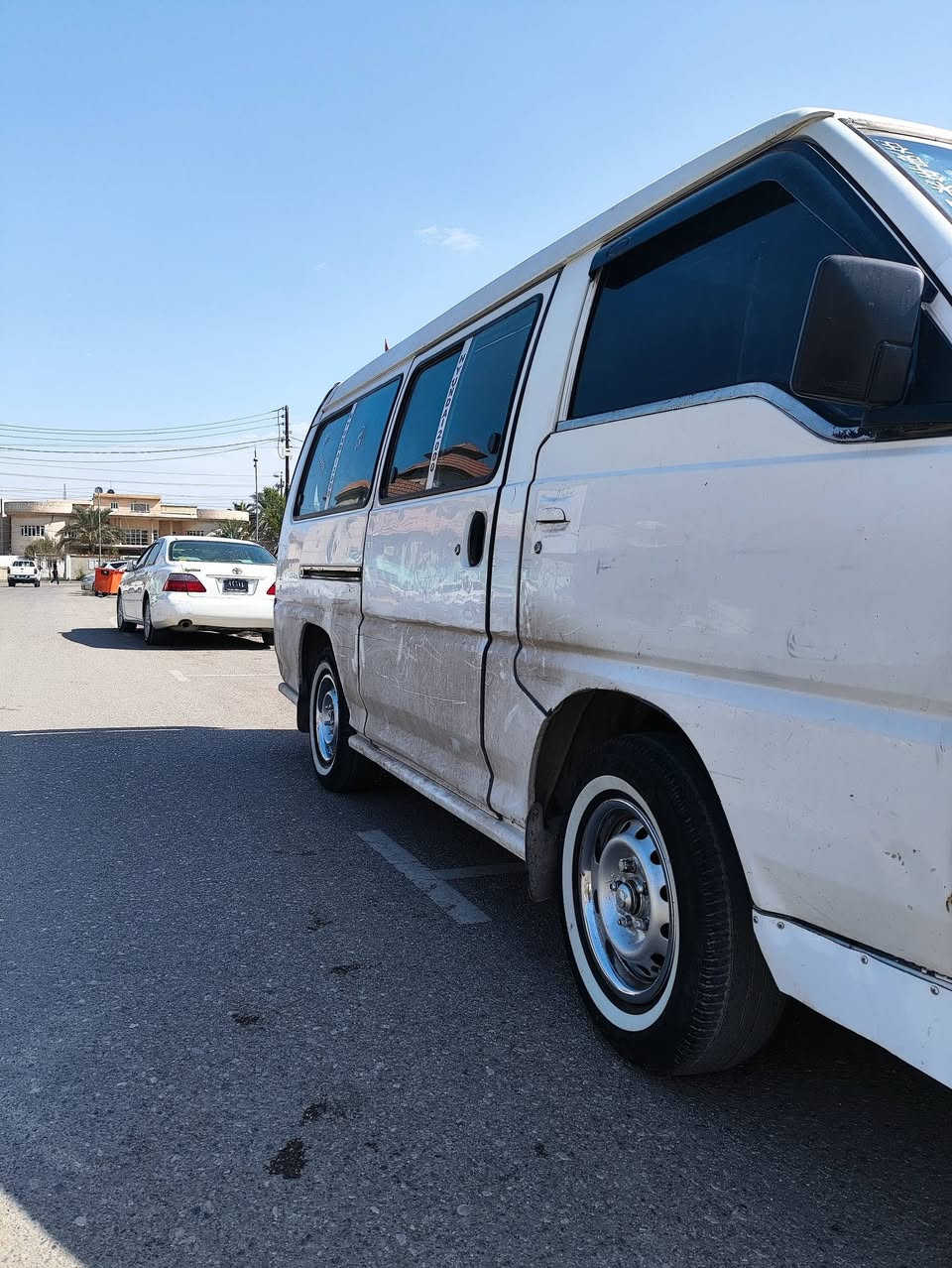 اسلام علیکم بۆ فرۆشتن ماشاءاللە
مۆدێل 2000 
 مەکینە ۆنجی تازەکان تەرح بە شەرت لۆکە مەکینەی
  ئارم سلێمانی 
گێڕی بەشەرت مەزبوت نەرم 
شاسی کامل گیانی بەشەرت
لای دەرگای سکەکەی تۆزێک شوختی هەیە بەڵام بە حیزام دەیفرۆشم
گاعی لۆک 
 هەر چوار بەرگە دەرگاکەی لۆک
سەرنیا فەرش 
 جوانکاری کاملی بۆ کراوە
سەیارەکەی تابڵێی توندو تۆڵو نەرمو خۆشە
 نوقسانی نیە ماشاءاللە
سعر 55 گڵا مەعمەلەیەکی برایانە
***********
کەلار
