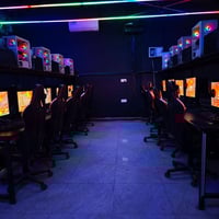 قاعة العاب وكافية للبيع حاسبات كيمنك عدد 25 (كيس+ شاشة+ ماوس وكيبورد ك...