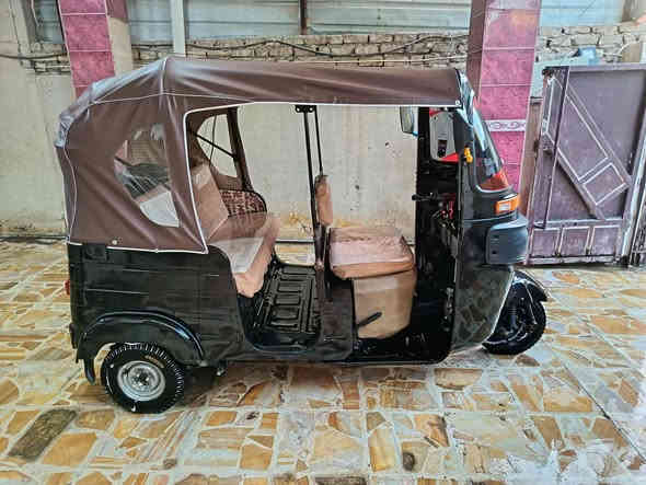 السلام عليكم تكتك للبيع باجاج المصطفى 
معمرة للجمالية فقط التكتك خير من الله كل نقص مابيه موديل 18 السعر 3 ملايين و بيه مجال قليل الاستفسار الاتصال على الرقم الموجود ***********
