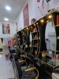 صالون نسائي • معدات كاملة • كوت