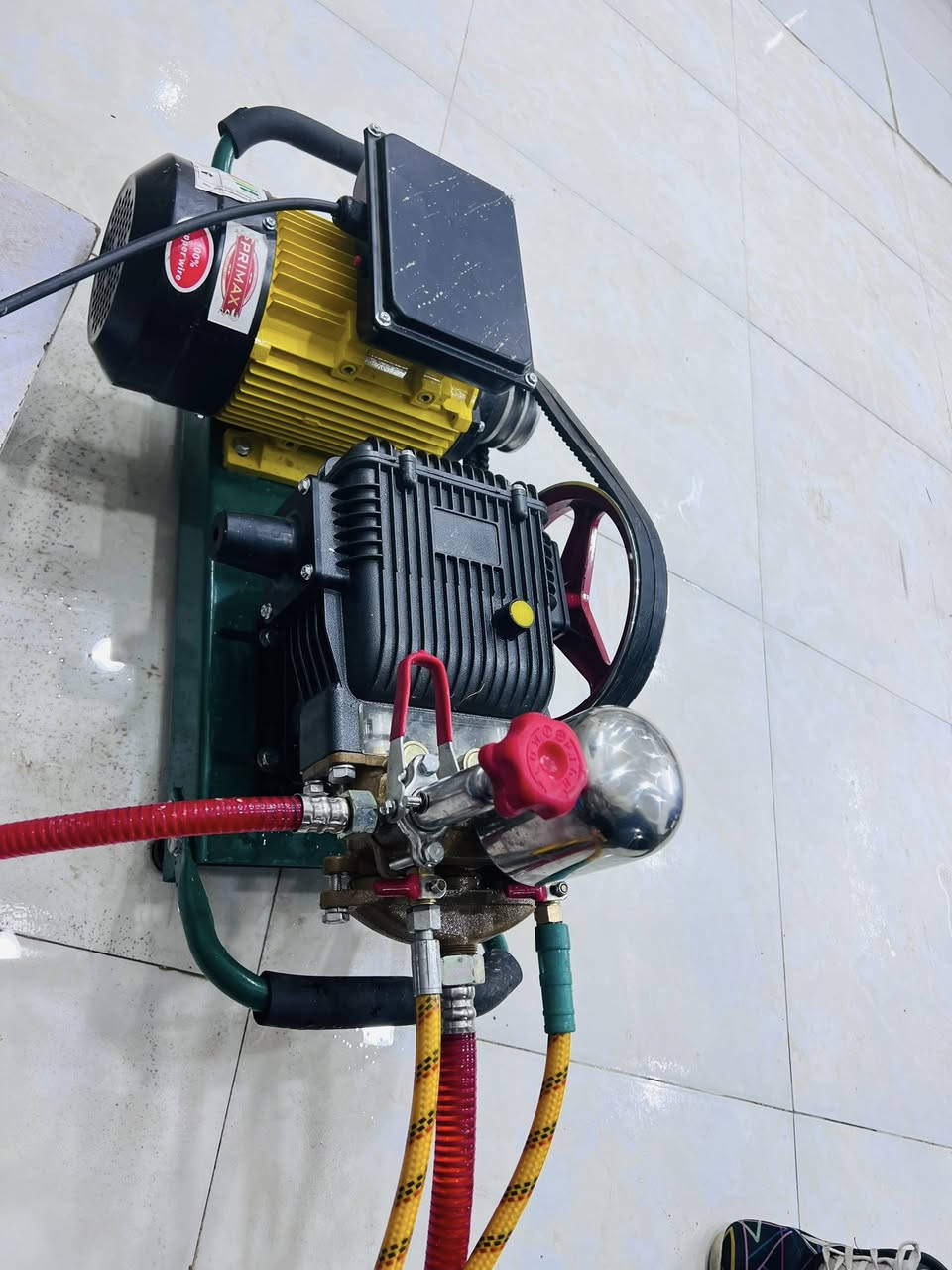 السلام عليكم جديده
مستخدمه فحص فقط 
مضخه غسل صناعيه 
ماطور 3 حصان اصلي ضمان 
ضاغط 45 اصلي شرط لون النفطي 
دبل قايش اصلي 
شاصي ثقيل 
دبل هوز / 15 متر نبله / 10 متر نوزل كوكر ليز تبديل 
عنوان / ناصريه مركز / السعر 300 قفل 
***********
