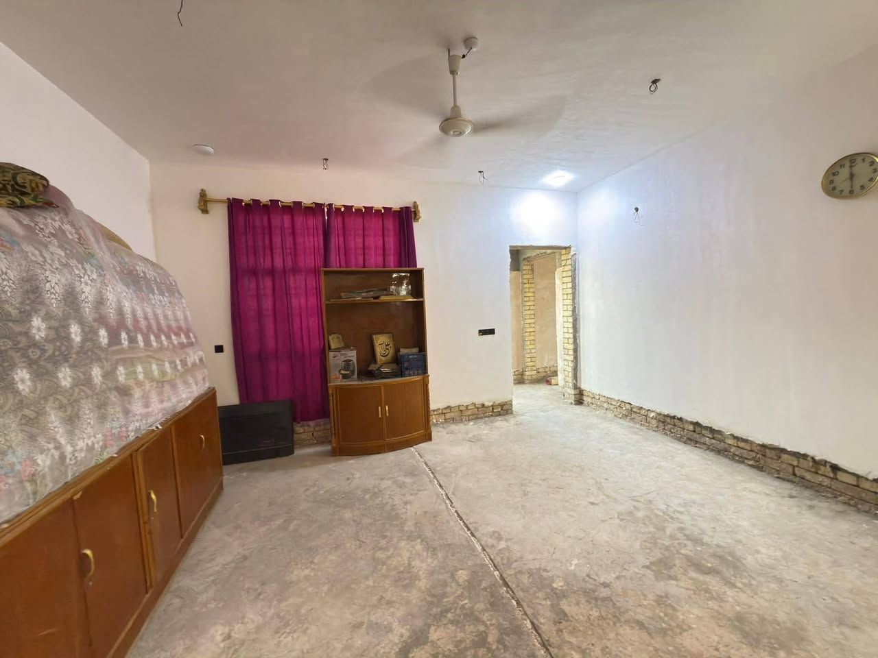 دار للبيع ركن طابو زراعي مجمع نبيل على الحولي اول فرع مساحة 400 واجهية 25 نزال16 بناء حديث غرفتين وصاله واستقبال ومطبخ حار وبارد حديقه كبيره مع مجمع صحيات خارجيه طابوك جمهوري وصب مراوس يرهم او بيع
 للاستفسار الاتصال او مراجعة مكتب عالم العقار مقابيل الإطفاء في الجمعية يتوفر لدينا عروض كافة مناطق مدينة القاسم متواجدون من ساعة ٨ ص الى ٢ ليلآ 
***********
***********
