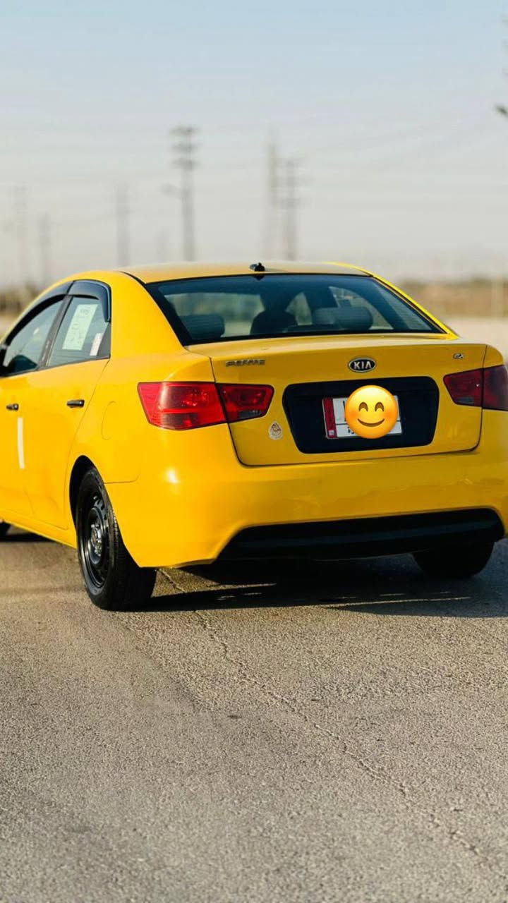 سلام عليكم. سيارة فورتي. 2011.   كفالة عامة.   عدة الجاملغ الخلفي.  فقط. سيارة خير  من الله    مكينة 2000دوش.  تدفة وتبريد. خير من الله. سيارة حلوة ونضيفة. تخم تاير جديد.  صبغتهة جديدة.    سيارة امريكية فقط جاملغ خلفي بدون دواخل.   مكفولة الغود وشواصي مكان السيارة بغداد.  السعر.   92.  وبيهة جمال    شي قليل.  ***********
سيارة فول مواصفات 
عدة. بنرامة 
فقط متواجد وتساب
