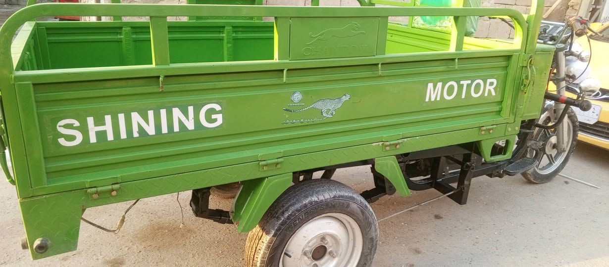 السلام عليكم ستوته للبيع مديل 23 دخول جديد مكفوله كفاله عامه  حته من الشخط صاله شهرين  طالعه من المعرض كربلاء حي الغدير غير متواجد على الفيس 2500 وبيه مجال بصيط  ***********
