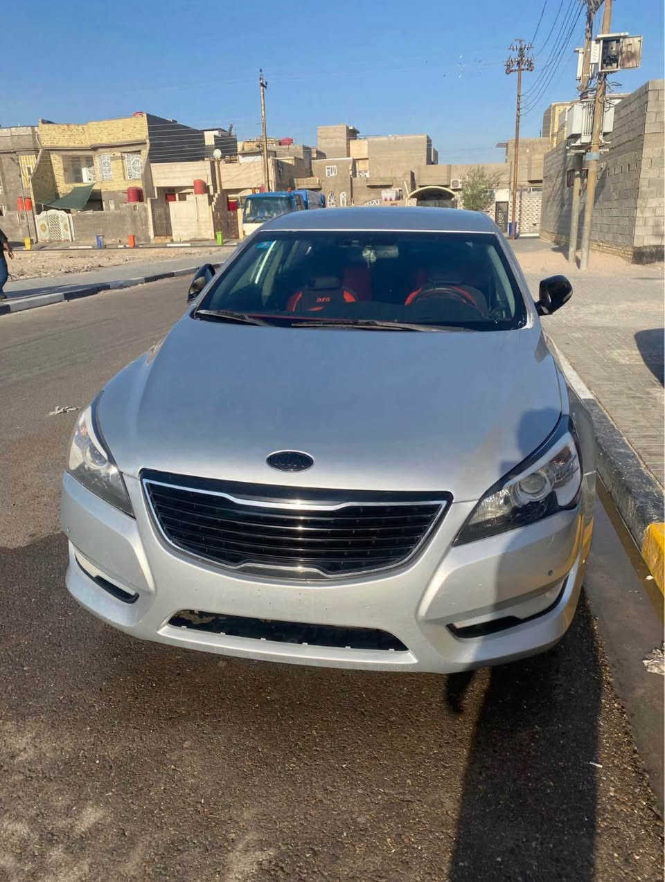 السلام عليكم كيا كادينزا 
موديل 2013 فول مواصفات VIb  
تبريد بالكشنات وتدفئه بالكشنات 
تبريد بالستيرن وتدفئه 
قبل اسبوع شادلها محرك مال افلون جديد توه شاده ٦ سلندر 
كشنات كهرباء 
بصمة 
مري قلاب 
اشارة ترحيب 
رايدها ب 85 وبيها مجال مكاني بصرة 
*********** واتساب او اتصال البصرة, العراق
