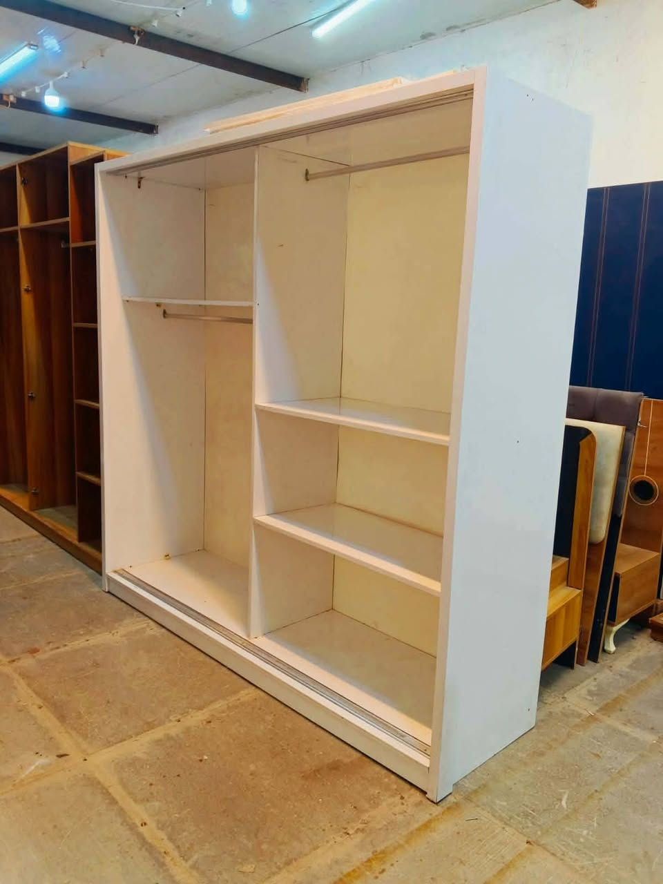 غرفه تركي.نظيفه جدا شخطه ما بيها السعر375مع شد ونقل الحجز واتس***********
