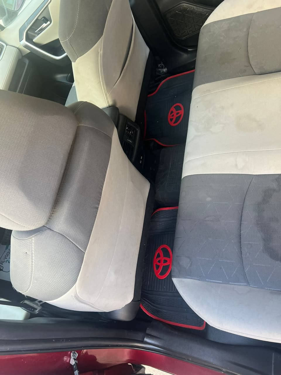 السلام عليكم 
راف 4 موديل 2021
السيارة وارد فئة السيارة XLE
صور الحادث والسونر 👇🏻
ماشية 32mi
المواصفات :
فتحة 
تحكمات ستيرن 
تحكمات مقاعد ومواصفات بيها هواي 

السعر 180$
يعني شدة و80ورقة وبيها مجال 

مكان السيارة بغداد/حي الجهاد 
للتواصل ***********
