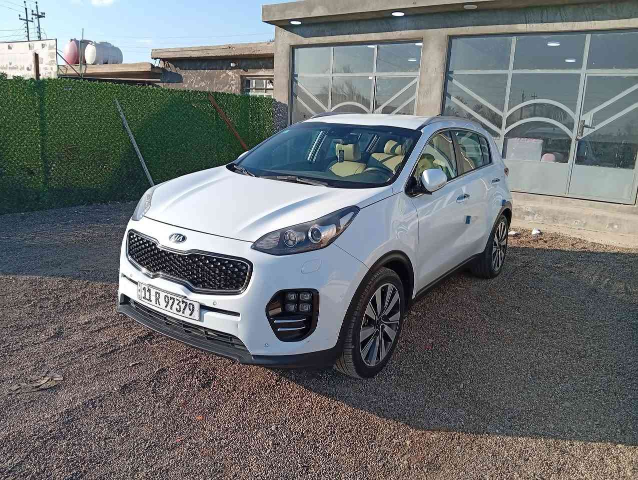 السلام عليكم سبورتچ موديل 18 فول بصمه السياره جديده السعر 193 بيهه مجال مكلف بالنشر مااجاوب ع الخاص لأن السياره مو مالتي رقم صاحب السياره ***********////***********
