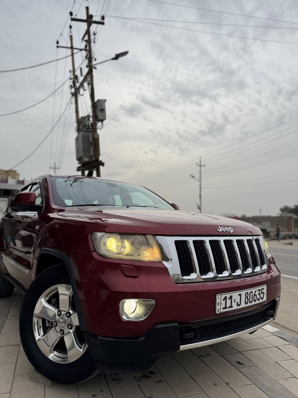 اللهم صلي على محمد وال محمد
السلام عليكم بيع فقط بدون مراوس 
جيب لاريدو 2013 وارد خليجي مكفوله من الضربه 
(بيها صبغ چاملغ امامي فقط بدون ضرر) شرط برغي ممفتوح بيها كل قطعها بلاد 
رقم بغداد مشروع وطني سنويه مجدده لغايه 2029 شرط التحويل مواصفات كشنات جلد قرميدي كشنات كهرباء تبريد شاشه تحكمات ستيرن تشغيل عن بعد مري شفط كشافات ضباب سلايد روف فتحه 4 بصمات ماوس وضعيات قيادة سبورت طين ثلجي فورويل تبريد قطعتين منضومه زنون كامله حساسات وبعد معروفه مواصفات لاريدو  
السيارة كامله مكمله من كلشي محرك وكير 3600 شرط ابيع ع الفحص اذا بيها برغي مفتوح مرجوعه تخم تاير ويل 18 جديد حداده جديدة تبريد وتدفئه كله شغال حجر صالنصه موجود السيارة ماشيه124  الف 
 حقيقي بدون تلاعب بالعداد 
 السيارة كلش جديدة ونصبه ونضافه احلى من الصور بهواي وتجي وتشوف بعينك للاستفسار الاتصال بالرقم 
***********
السعر172
مكان السيارة البصرة 
بيع فقط بيع فقط بدون مراوس
رجأً بدون تعليقات سلبيه
