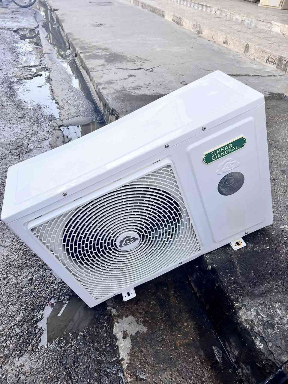 سلام عليكم سبالت جنرال طنين غاز مقفول ومغسول وكامل بواري ٤متر وياه العدد ٢ سبلتين سعر السبلت الواحد ٤٣٠ الف قفل بدون عمله رجاء  افحصلكيا كدامك وتاخذه ضمان ١٠ ايام مكاني الاعظميه ***********
