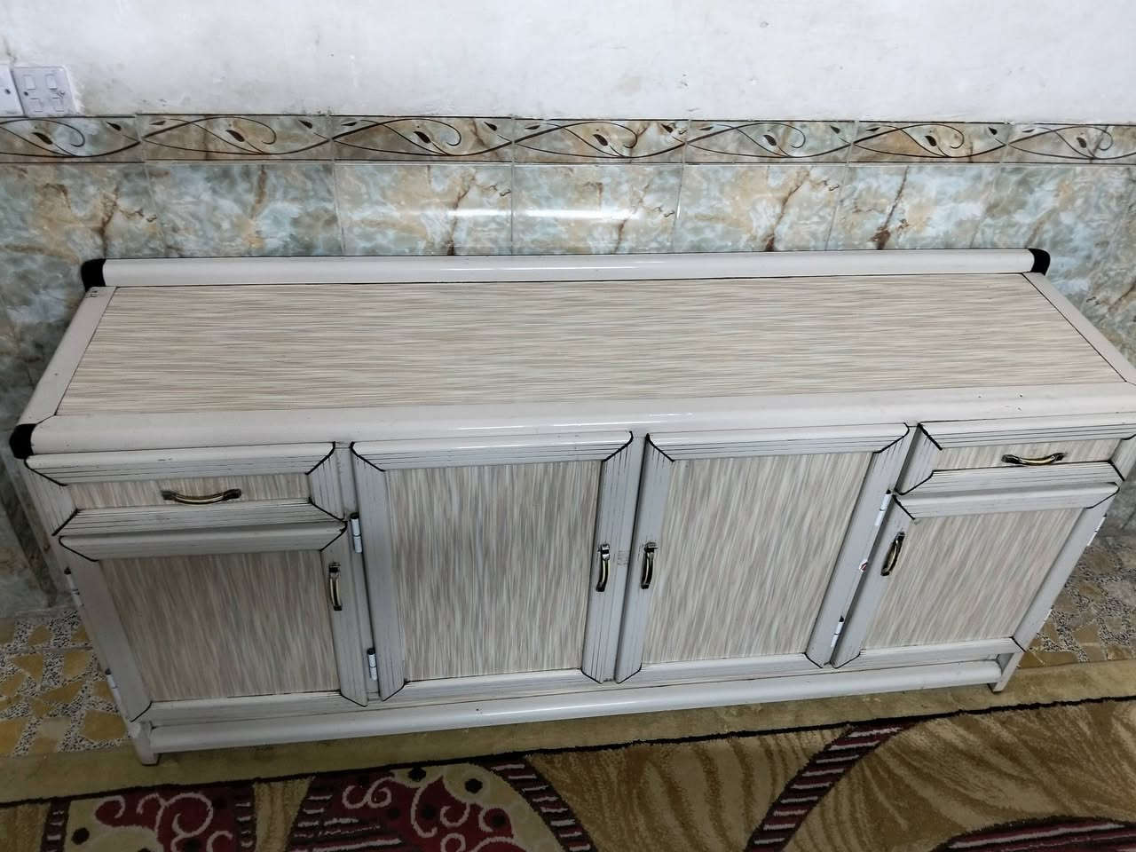 كاونتر 3 قطع مستخدم نضيف تفاصل لأمنيوم باب أول مبطن من داخل الامنيوم نضيف عنوان شعب اكو توصيل *********** بي وتساب
