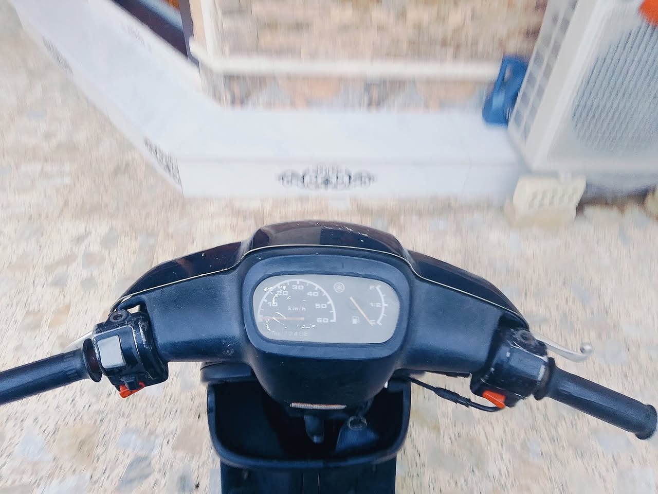 سلام عليكم دراجه 60 ياماها نوع بطه دراجه شغاله نكره هندر سلف شغال بس ناقصه باتري مكينه شعله ومعدل  والباقي مثل ما واضح بل صوره سعره 200 وبيه مجال 
مكاني بغداد الشعب نهايت الفورتات رقم الهاتف *********** فقط واتساب موجود
