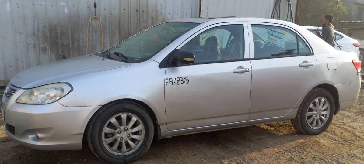 سلام عليكم 

#سيارة_للبيع 
-بي واي دي G3 ✅
-موديل 2016 ✅
-اللون رصاصي ✅
-رقم إنگليزي الدولي بأسمي ✅ 
وشرط التحويل
-هزة جديدة ٢٠٢٦ ✅
-سنوية لسنة ٢٠٢٩ ✅  
-مكينة ١٦٠٠ بلادية ✅
-گير أوتو ✅
-الگير والمكينة جاهزات ترايك وين ما يعجبك ✅
-حدادية حلوه وناعمة ✅
-كهربائيات جاهزة ✅
-فول مواصفات 
(گيجات ألكترونية - حساسات خلفية - فتحة قمارة كهربائية - تشغيل بصمة - بصمات بيبان - تحكم ستيرن - سنترلوك - جام كهرباء - اشاير بالمري - مضخم صوت) 
سيارة مال جناي وماشية أقل ال٢٠٠ ألف 
وبعدها بلزگات الشركة ✅
السعر ٦٨ ورقة وبيها مجال للشراي 
تلفون *********** المحاويل, بابل
