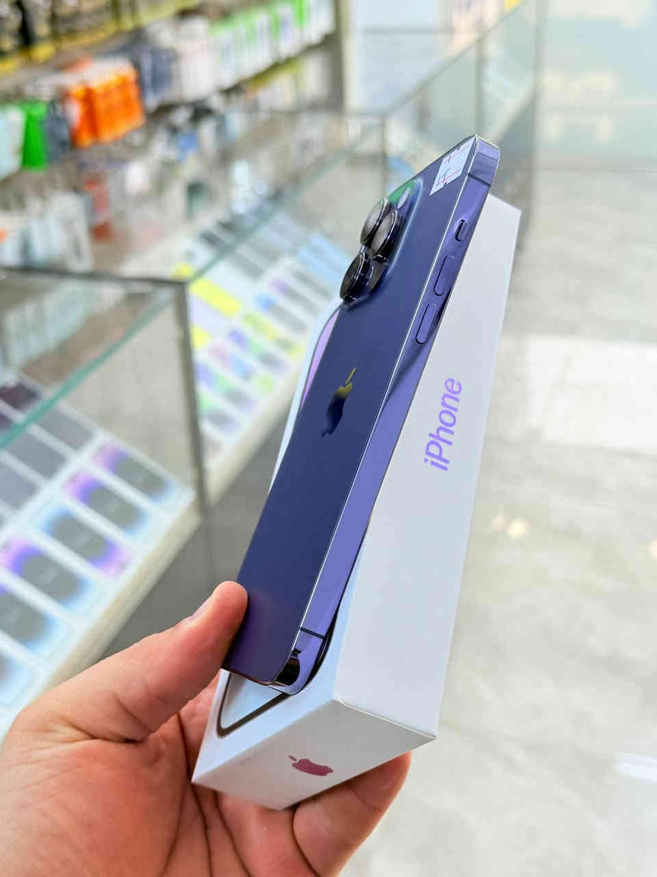 ايفون 14 برو ماكس ايسم ذاكره 1 تيرا يعني الف كيكه بطاريه 91 يعني جديد نضافه ميه بل ميه خيال مال زلغ مابي كامل ملحقاته وتر بروف فحص حاسبه كله نورمال يعني ممبدل بي شي شرط تفحص بالوكاله نموذج M الأصلي ✌️
لون مميز  (ومتوفر اقساط على مصرف الرافدين ) تاخذه ضمان 5 ايام اي مشكله او عطل من المركز 
السعر 790 الف 🔥🔥🔥
العنوان بغداد البياع شارع 20 مقابيل علي العناب او الشيف السوري مركز الهاتف لاصلي 
📞📞***********
📞📞***********
