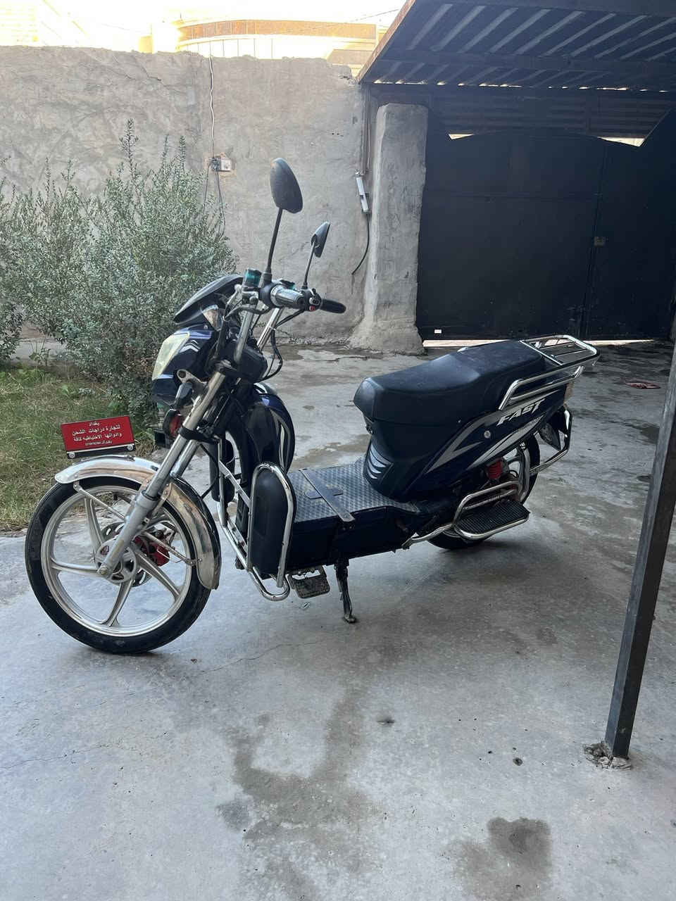 بطاريات معة شاحنة عل فحص كهرابايات كلهة شغالة 
موطور حلو مرتي سعرة خاص وهذة رقمي ***********
