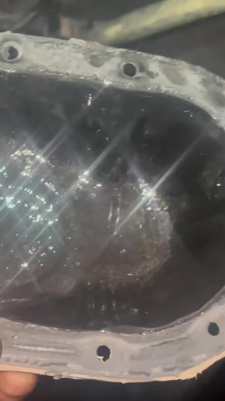 شهر واحد وهيج صار اذا تبقى بعد فتره شنو يصير 😂😂. بس ولا يهون صاحب السيارة ارجعها اله وكاله 
يدلل 
للتواصل ***********/
776 221 9904
