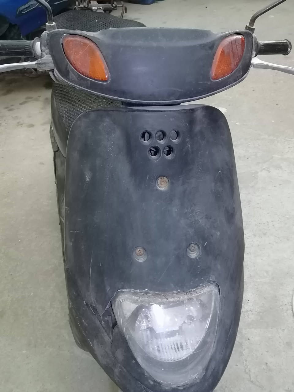 السلام عليكم.منغولي فحل خمس زروف دراجه نگره سلف تايرات جديده شلعه حلوه بريكات خلفي امامي ممتازه  الدراجه مال جناي السعر النهائي ١٧٥ الف 
***********
***********
