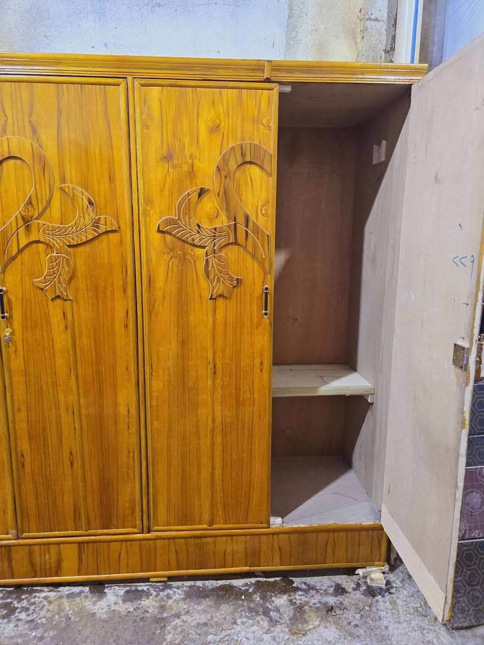 كنتور 6باب مستعمل
تسكام 
السعر 260
0772 270 9981 
نضيف ومصبوغ كامل 
***********
 #بيع
 #اثاث
