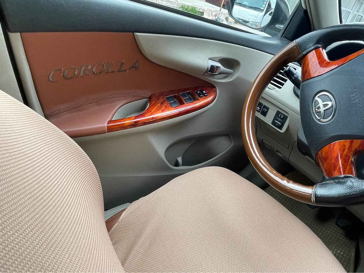 تۆیۆتا کرۆلا 2013 خەلیجی سپی بێ ، گێڕ تەرح، مەکینە16 
بۆیاخ و تەعدیل و شوخت و کاڵبونەوەی نیە .
گێڕ و مەکینە بەشەرت نەکراوەتەوە ،
سەنەوی تا 2029 نوێیە بەناو خۆمەوەیە 
مواسەفات ناو قەیسی چوار جام کارەبا abs
160 هەزار کیلۆمەتر ڕۆشتوە حەقیقی
ناونیشان ڕانیە  
سعر 120
*********** رانية, السليمانية
